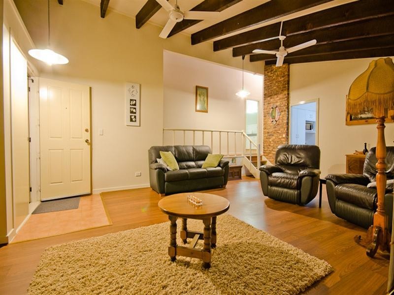 5 Kurrambee Avenue, Ashmore QLD 4214