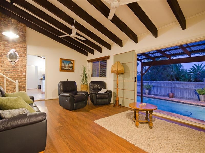 5 Kurrambee Avenue, Ashmore QLD 4214