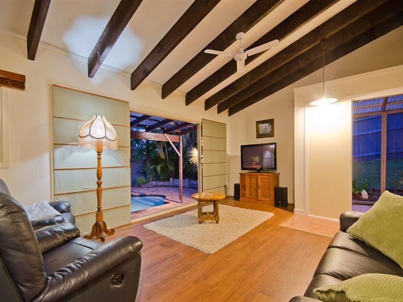 5 Kurrambee Avenue, Ashmore QLD 4214