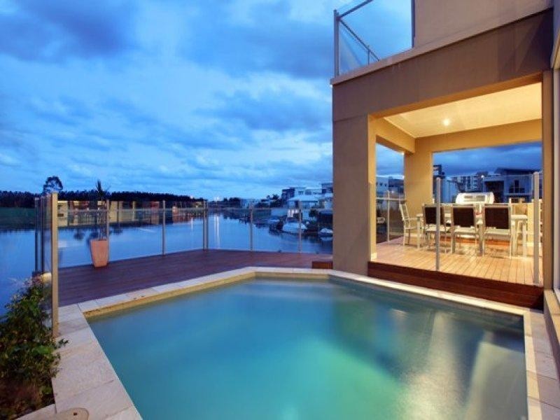 2 Lakelands Drive, Merrimac QLD 4226