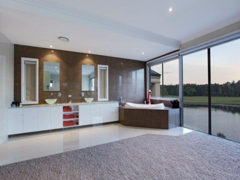 2 Lakelands Drive, Merrimac QLD 4226