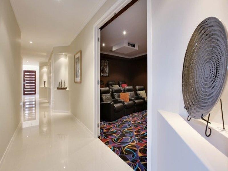 2 Lakelands Drive, Merrimac QLD 4226