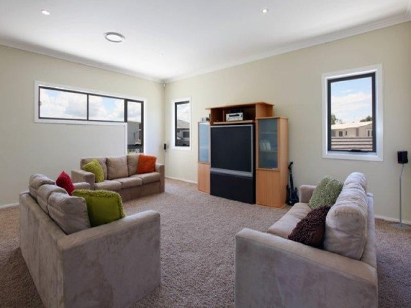 2 Lakelands Drive, Merrimac QLD 4226