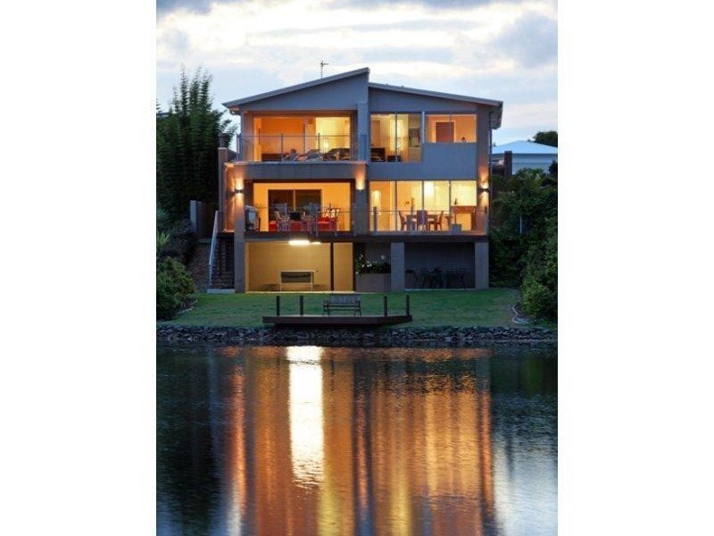 2 Lakelands Drive, Merrimac QLD 4226