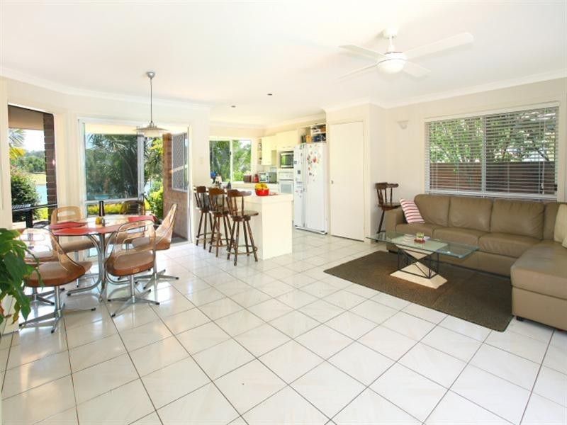 103 Cabana Boulevard, Benowa QLD 4217