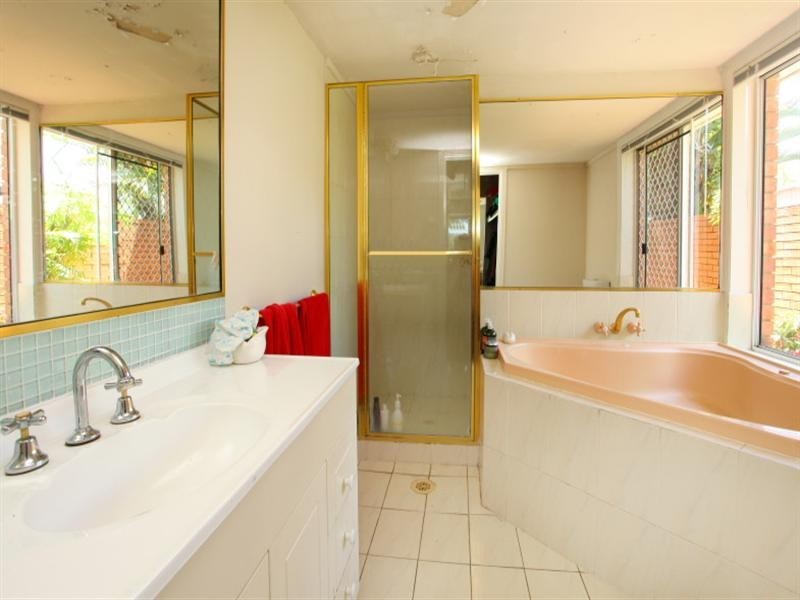 103 Cabana Boulevard, Benowa QLD 4217