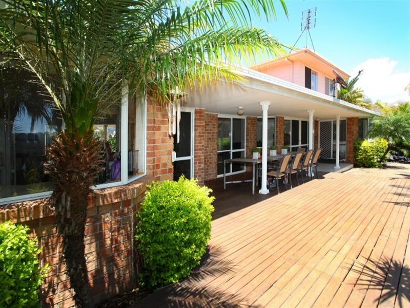 103 Cabana Boulevard, Benowa QLD 4217