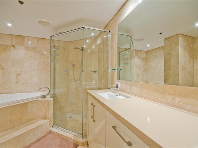 5C ‘La Sabbia’. 74 Old Burleigh Road, Surfers Paradise QLD 4217