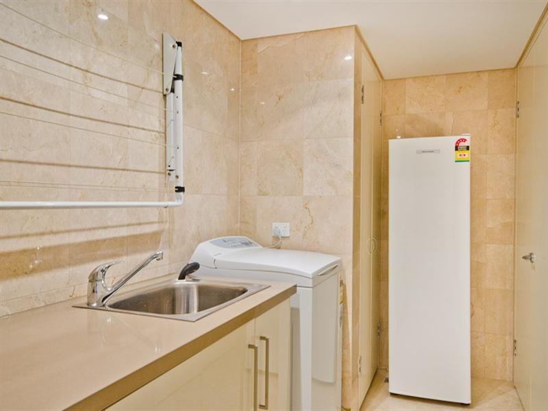 5C ‘La Sabbia’. 74 Old Burleigh Road, Surfers Paradise QLD 4217