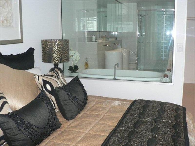 21507 Charles Avenue, Broadbeach Waters QLD 4218