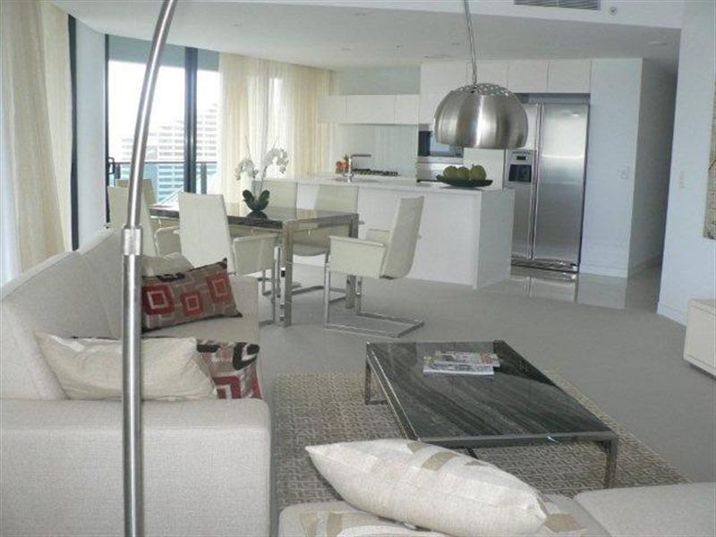 21507 Charles Avenue, Broadbeach Waters QLD 4218