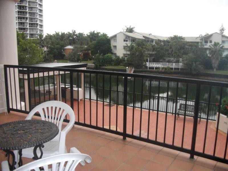 7/12 Paradise Island, Surfers Paradise QLD 4217