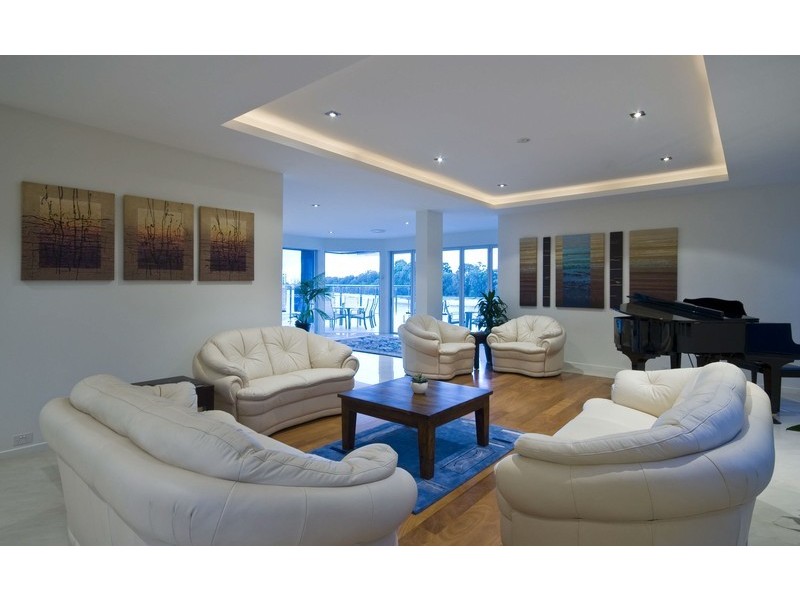 65 Commodore Drive, Main Beach QLD 4217