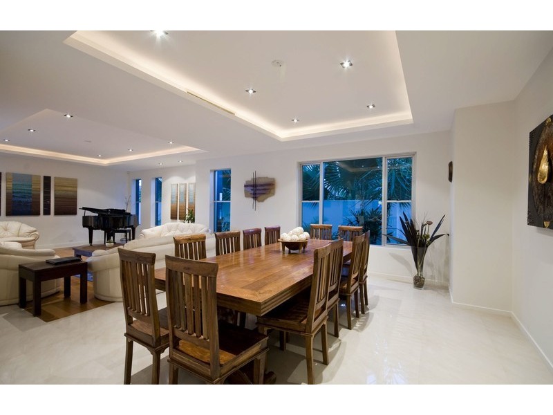 65 Commodore Drive, Main Beach QLD 4217