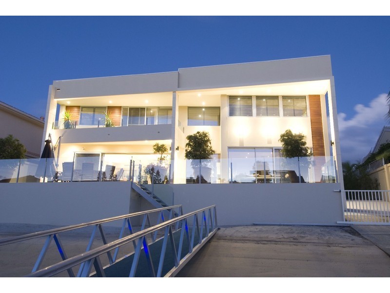 24 Norseman Court, Main Beach QLD 4217