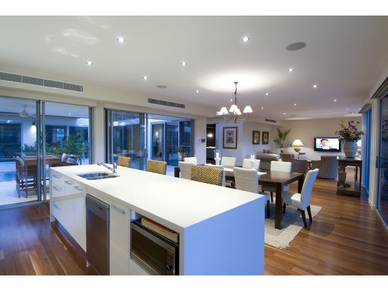 24 Norseman Court, Main Beach QLD 4217