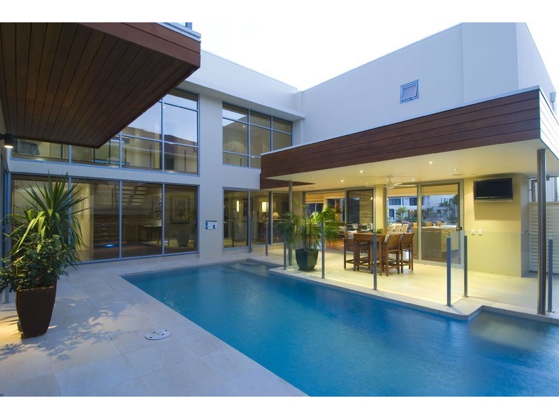 24 Norseman Court, Main Beach QLD 4217