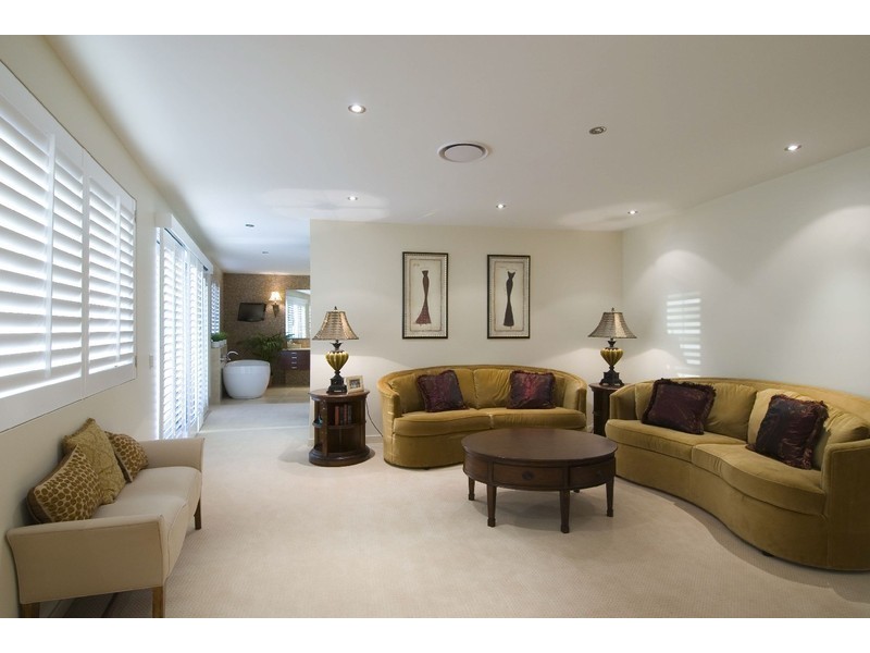 24 Norseman Court, Main Beach QLD 4217