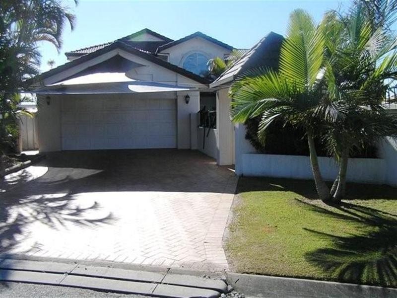 140 Sundance Way, Runaway Bay QLD 4216