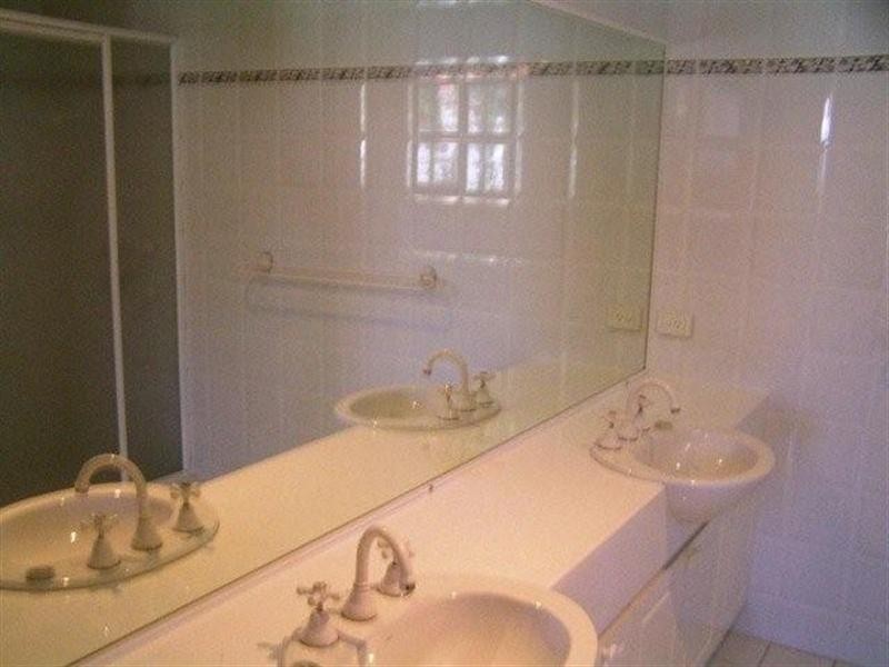 140 Sundance Way, Runaway Bay QLD 4216