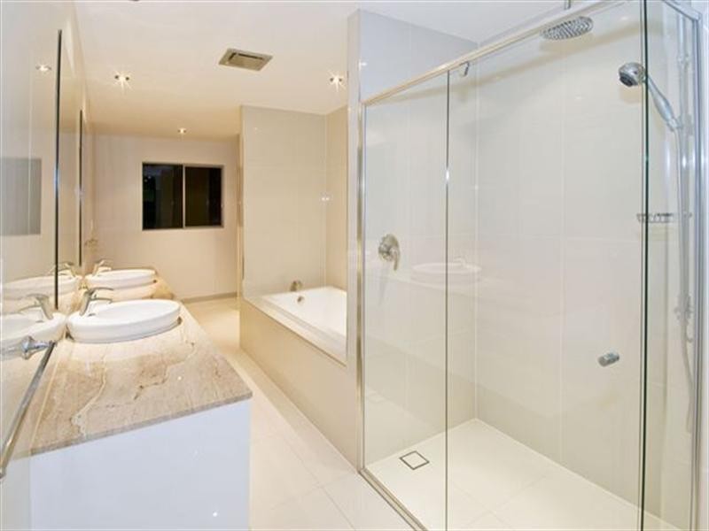 8006A Vista Drive, Benowa QLD 4217