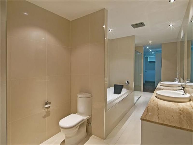 8006A Vista Drive, Benowa QLD 4217