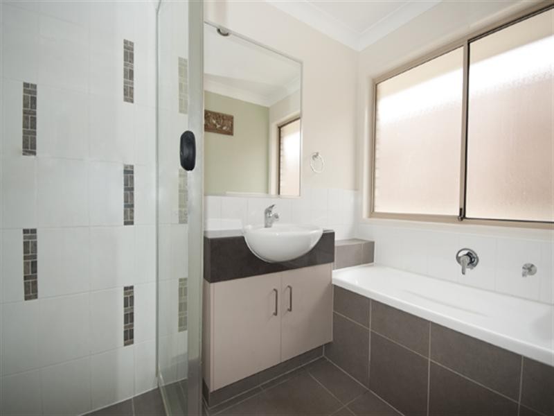 60 Silvereye Circuit, Gilston QLD 4211