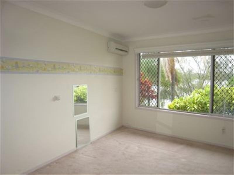 1 Sheridan Park, Broadbeach Waters QLD 4218