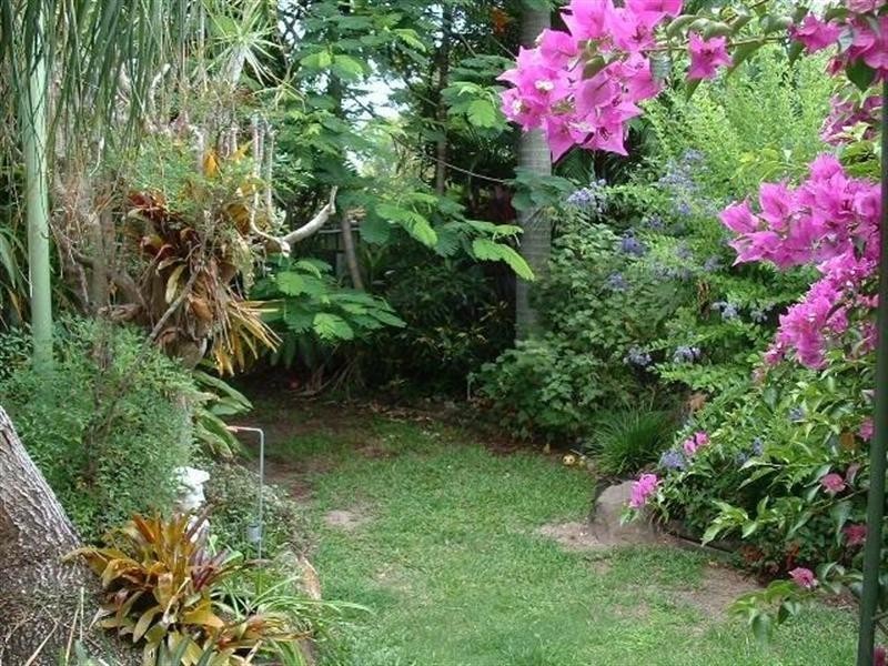 119 Bamboo Avenue, Benowa QLD 4217