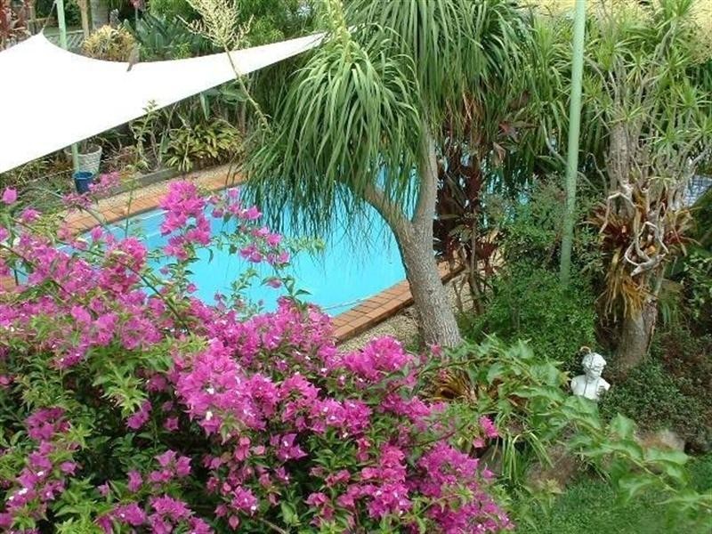 119 Bamboo Avenue, Benowa QLD 4217