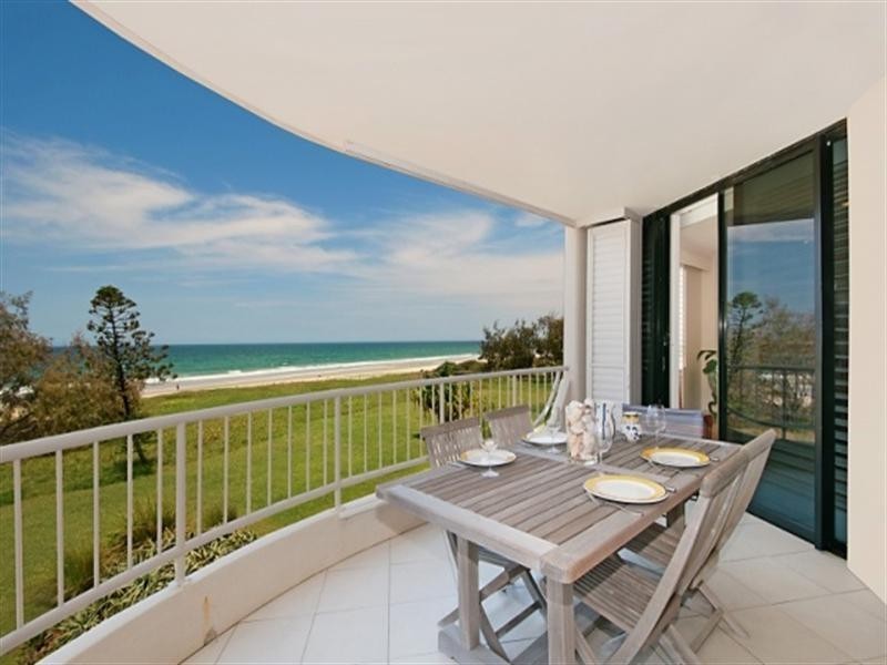 2 ‘On the Park’, 255 Hedges Avenue, Mermaid Beach QLD 4218