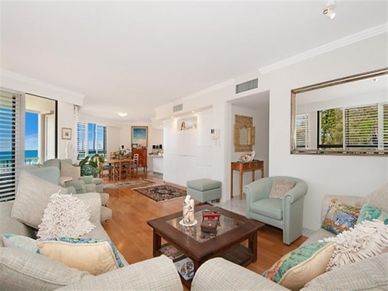 2 ‘On the Park’, 255 Hedges Avenue, Mermaid Beach QLD 4218