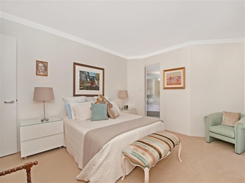2 ‘On the Park’, 255 Hedges Avenue, Mermaid Beach QLD 4218