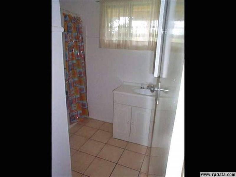 8 Coral Gables Key, Broadbeach Waters QLD 4218