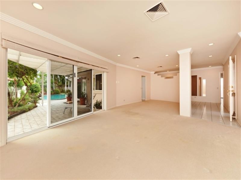 37 Charolais Crescent, Benowa QLD 4217