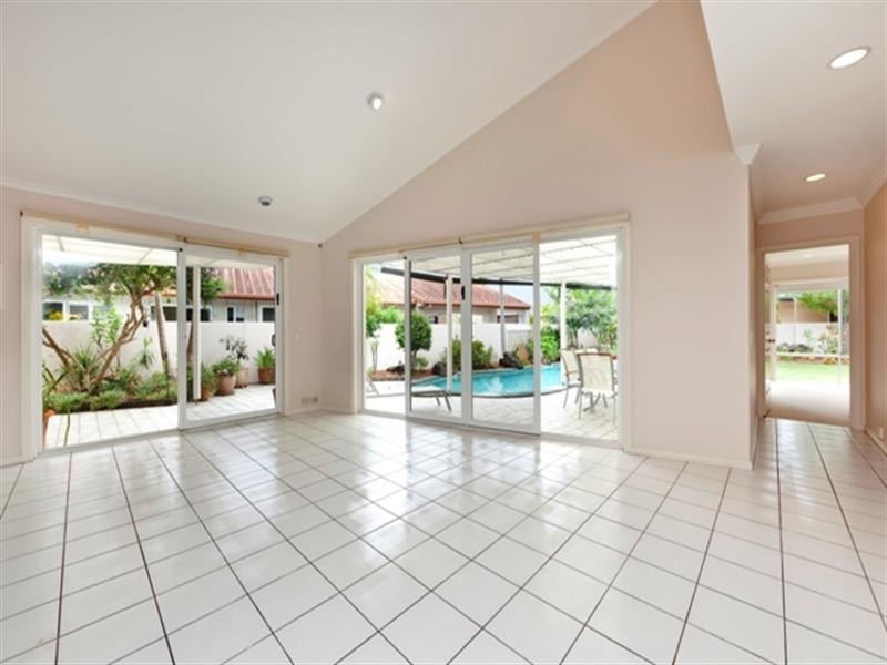 37 Charolais Crescent, Benowa QLD 4217