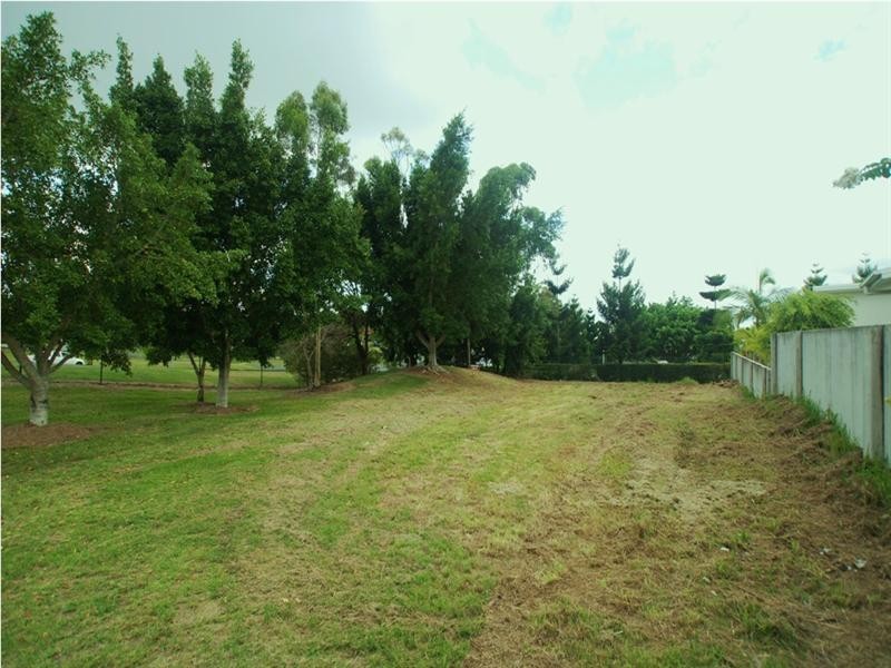 6017 Vista Drive, Benowa QLD 4217