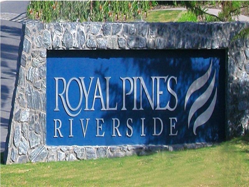 6017 Vista Drive, Benowa QLD 4217