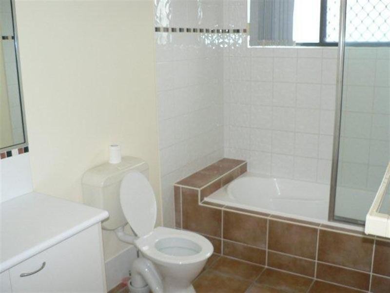 8/31 Archipelago Street, Pacific Pines QLD 4211