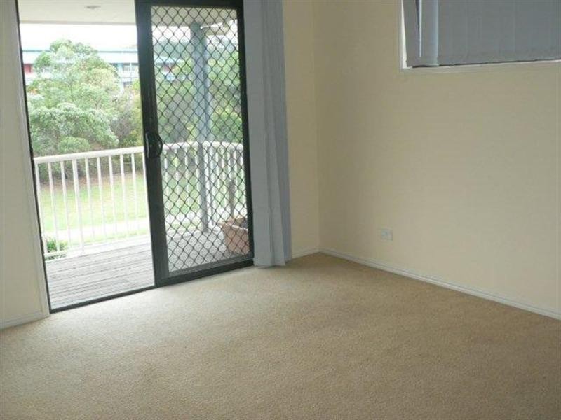 8/31 Archipelago Street, Pacific Pines QLD 4211