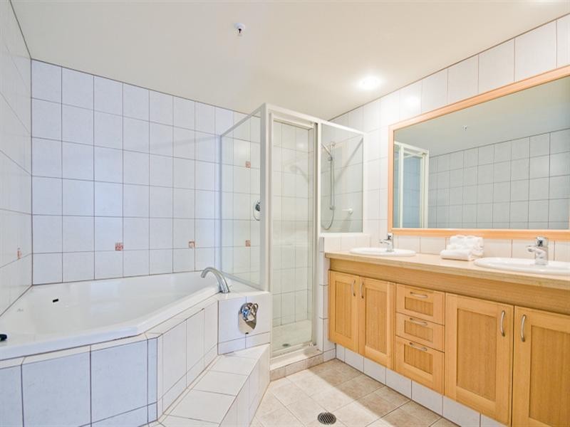 40 ‘Oceana’ 100 Old Burleigh Road, Broadbeach QLD 4218