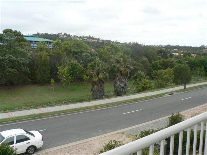 8/31 Archipelago Street, Pacific Pines QLD 4211