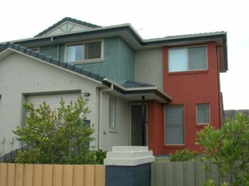 8/31 Archipelago Street, Pacific Pines QLD 4211