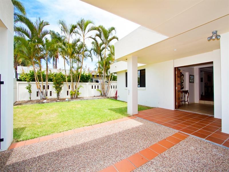 30 Tosti Street, Sorrento QLD 4217