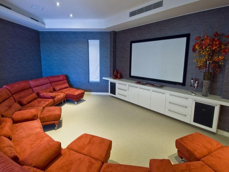 8 Shearwater Esplanade, Runaway Bay QLD 4216