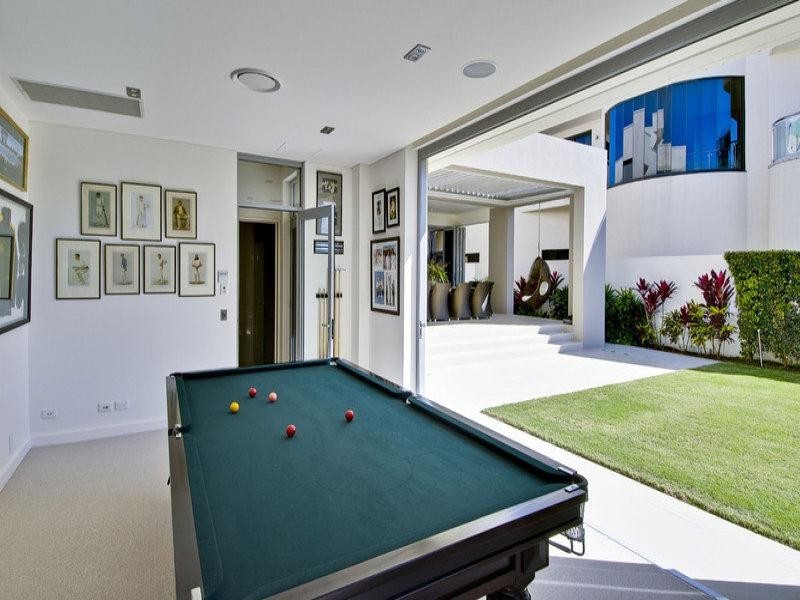 8 Shearwater Esplanade, Runaway Bay QLD 4216