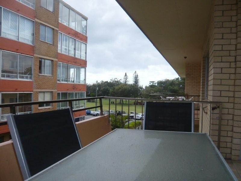 18/171 Old Burleigh Road, Broadbeach QLD 4218