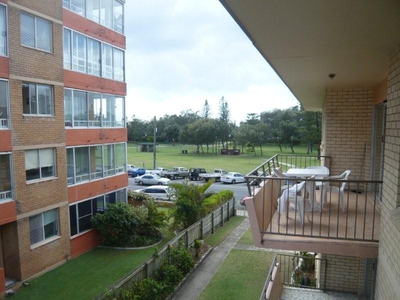 18/171 Old Burleigh Road, Broadbeach QLD 4218