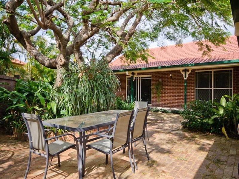 23 Montserrat Court, Clear Island Waters QLD 4226