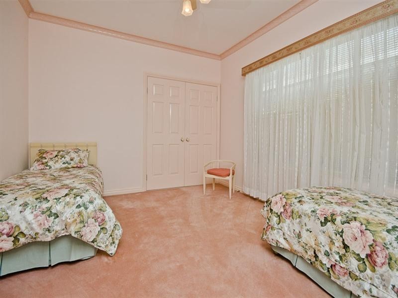 23 Montserrat Court, Clear Island Waters QLD 4226